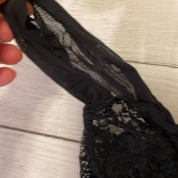 EUC 90’s Vintage Victorias Secretary gold tag black lace and mesh thong teddy‌ - Picture 2 of 5